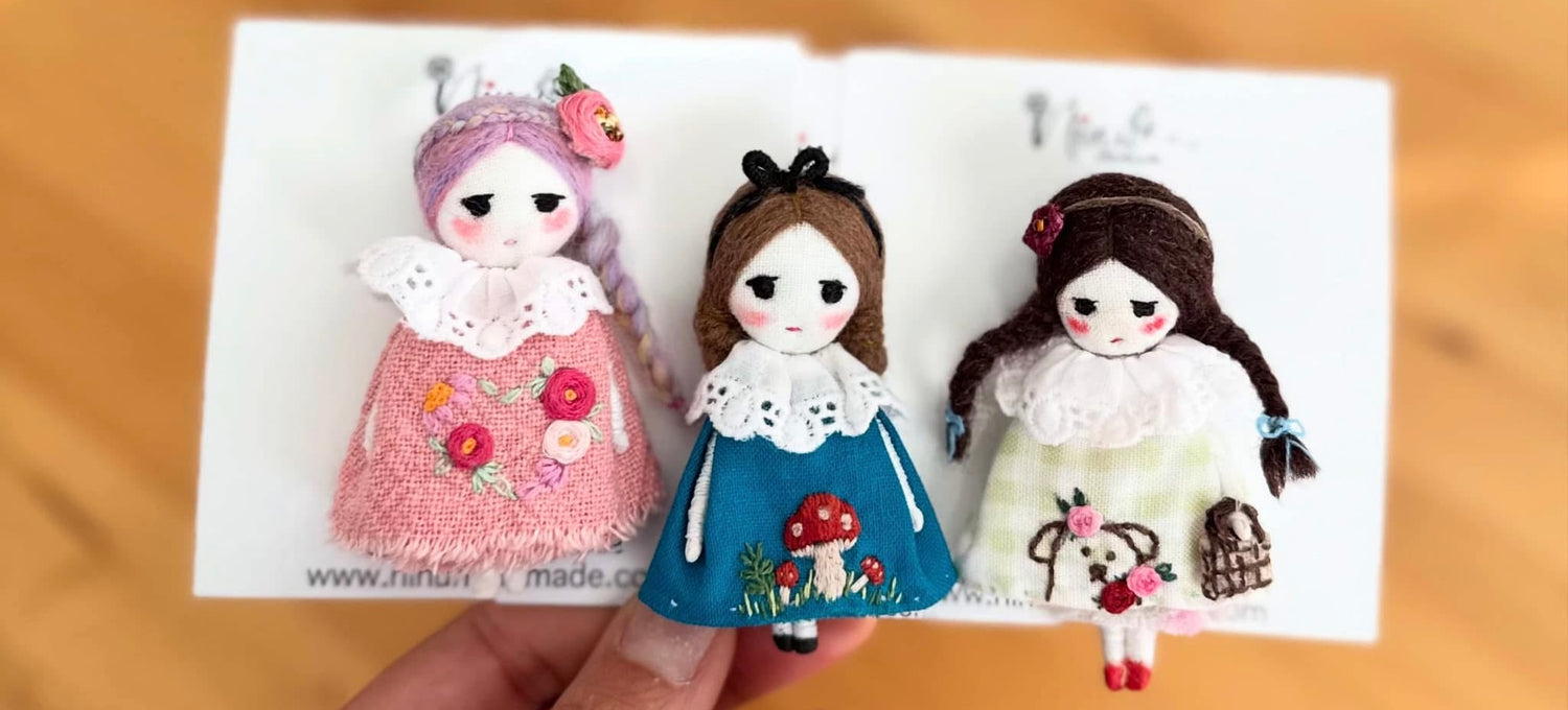 Mini ninu girl brooches